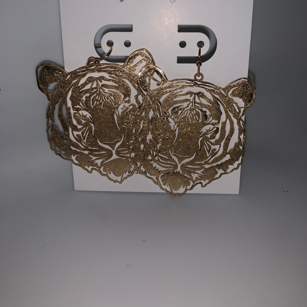 HEAR ME ROAR EARRINGS